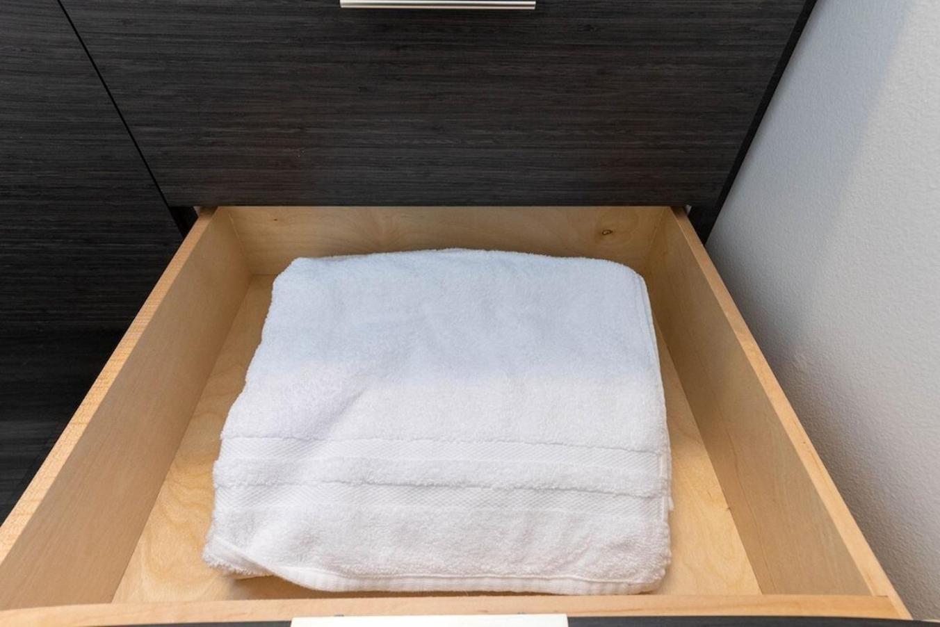 Self Check-In-Washer-Dryer-4Ksmart Tv-King Bed-Gym Такома Экстерьер фото